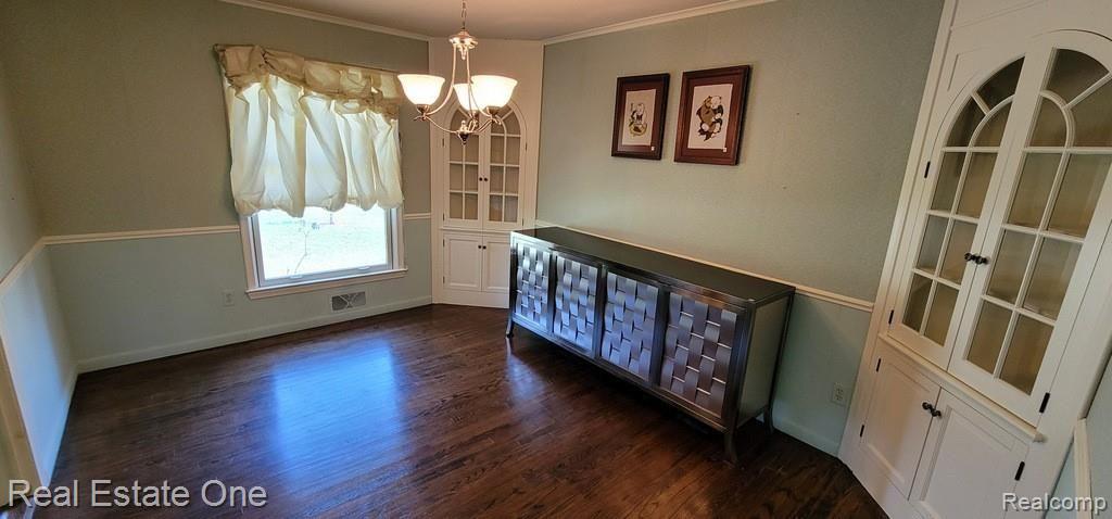 4384 Fieldbrook Road West Bloomfield, MI 48323 - Photo 7 of 36 20210407_144323.jpg