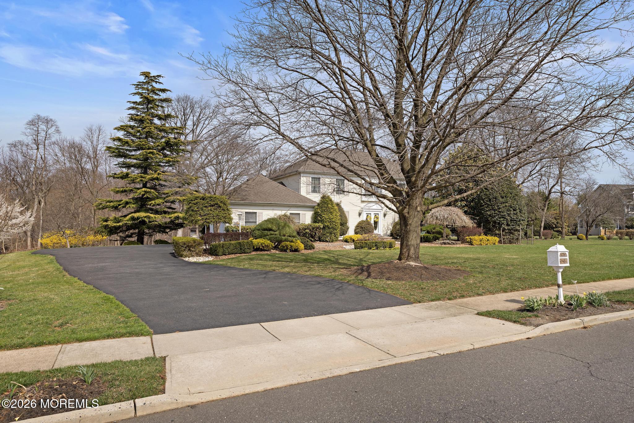 400 Randolph Road Freehold, NJ 07728 - Photo 15 of 54 Classic Colonial in Beautiful Setting
