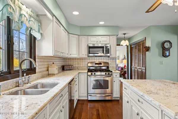 $925,000 | 400 Randolph Road, Freehold, NJ 07728