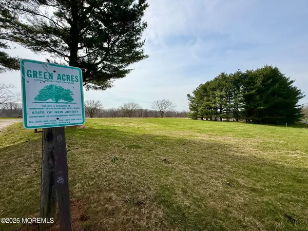 $925,000 | 400 Randolph Road, Freehold, NJ 07728
