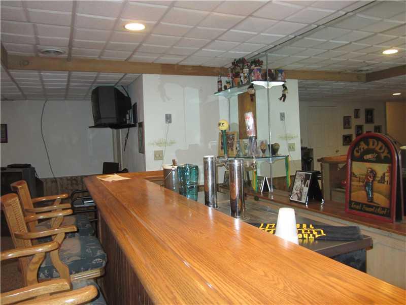 501 Shenango Road Beaver Falls, PA 15010 - Photo 21 of 25 Family Room.