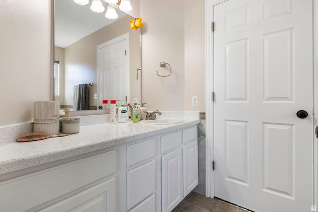 13176 Day Court Draper, UT 84020 - Photo 20 of 45 Bathroom with vanity