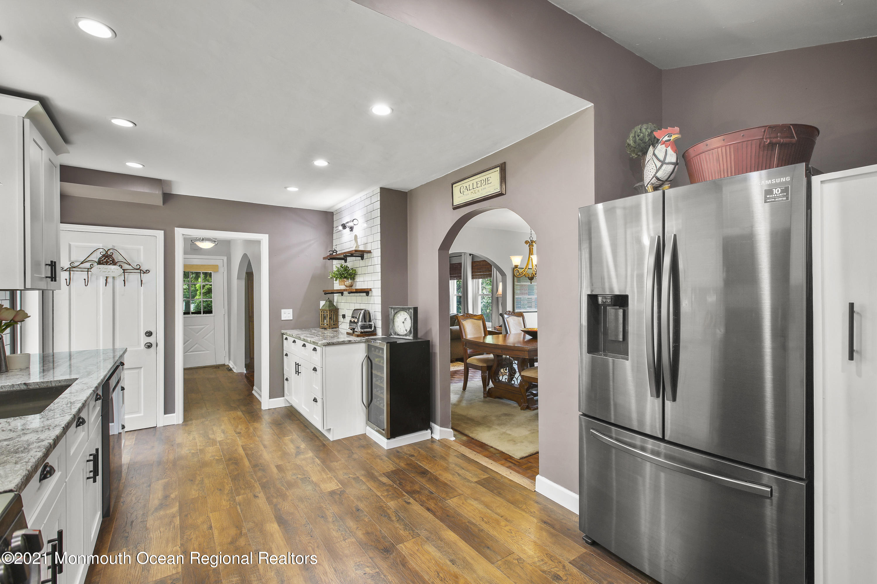 799 Nutswamp Road Middletown, NJ 07701 - Photo 13 of 66 5W5A1548