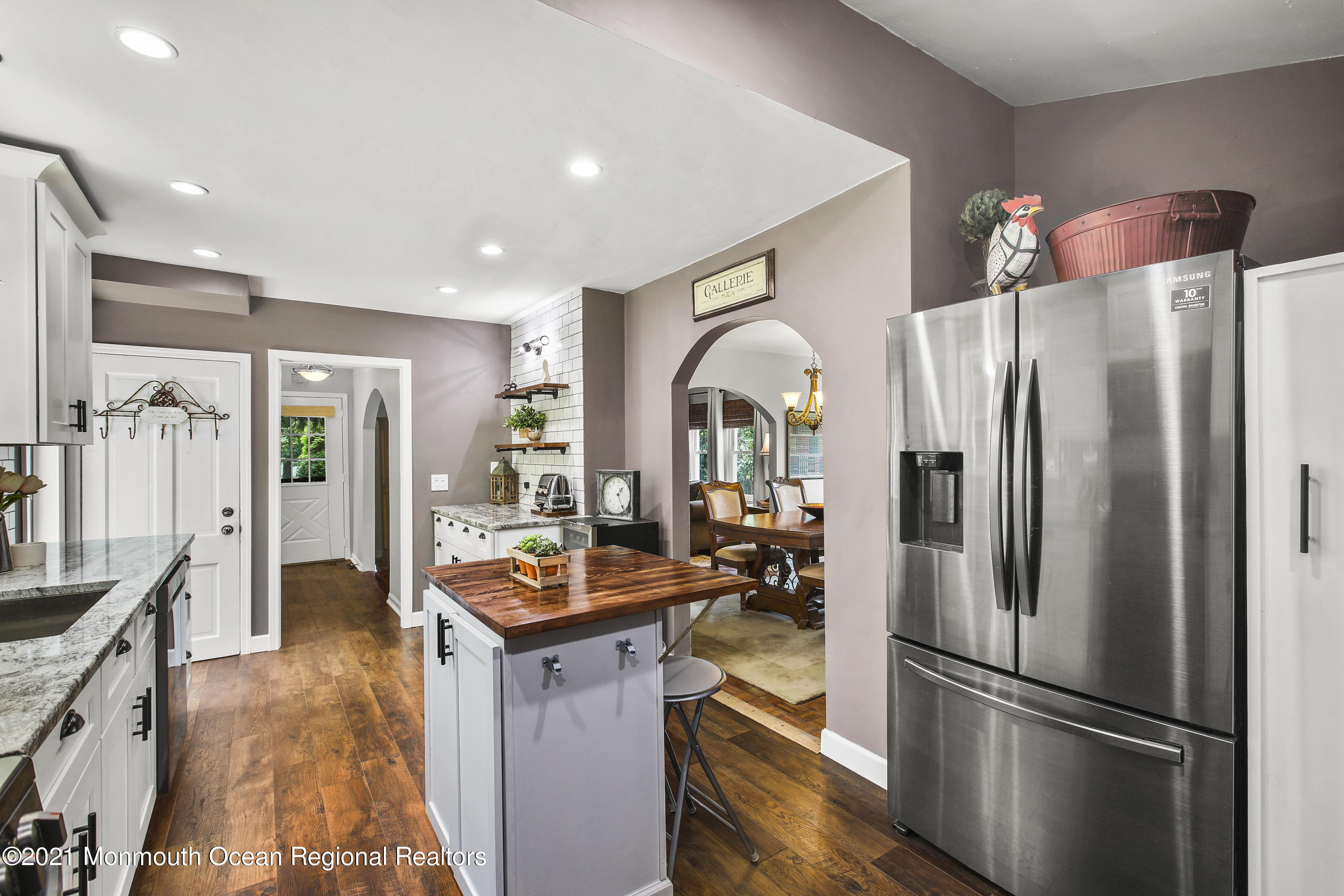 799 Nutswamp Road Middletown, NJ 07701 - Photo 17 of 66 5W5A1553