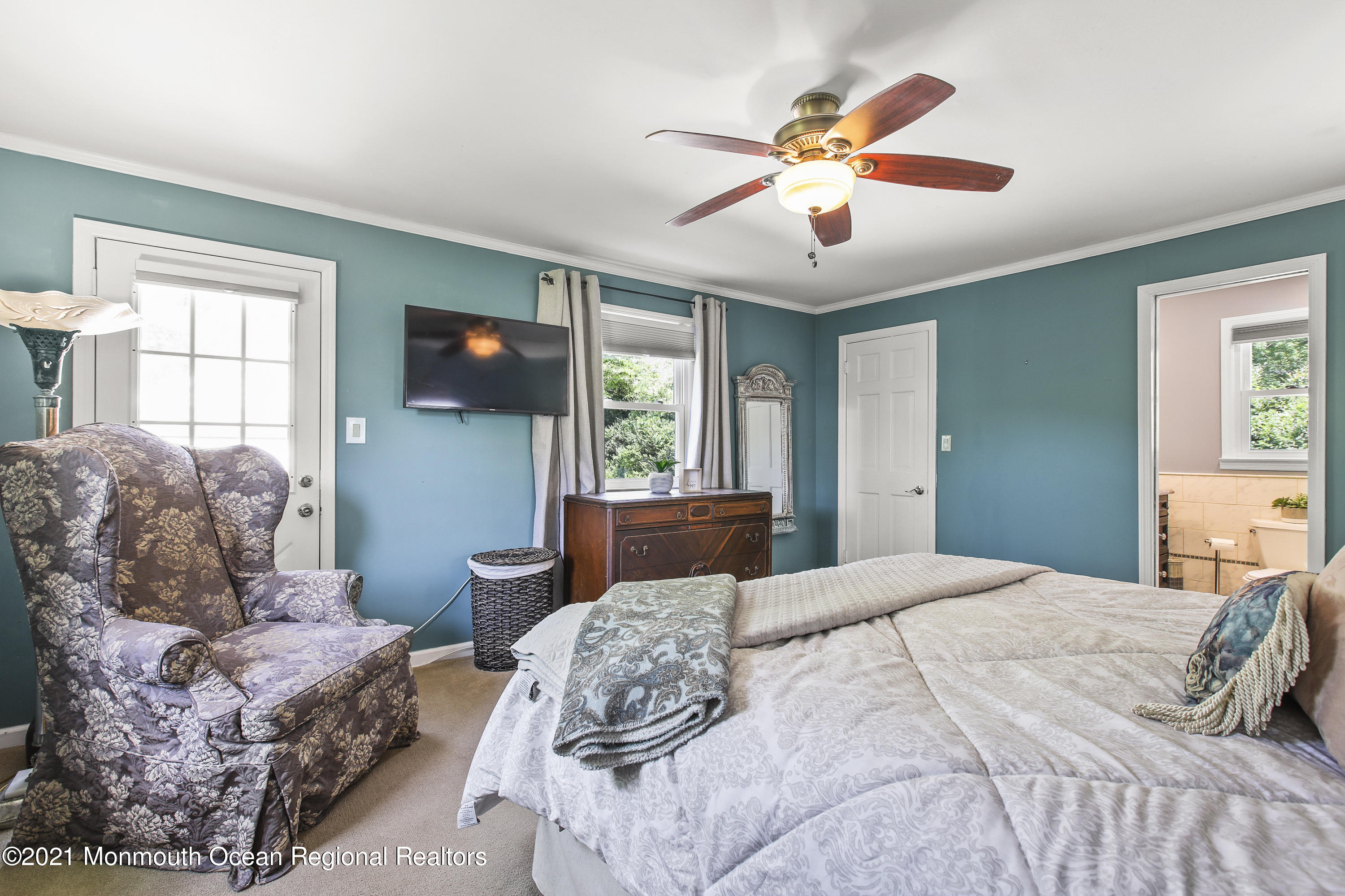 799 Nutswamp Road Middletown, NJ 07701 - Photo 26 of 66 5W5A1578