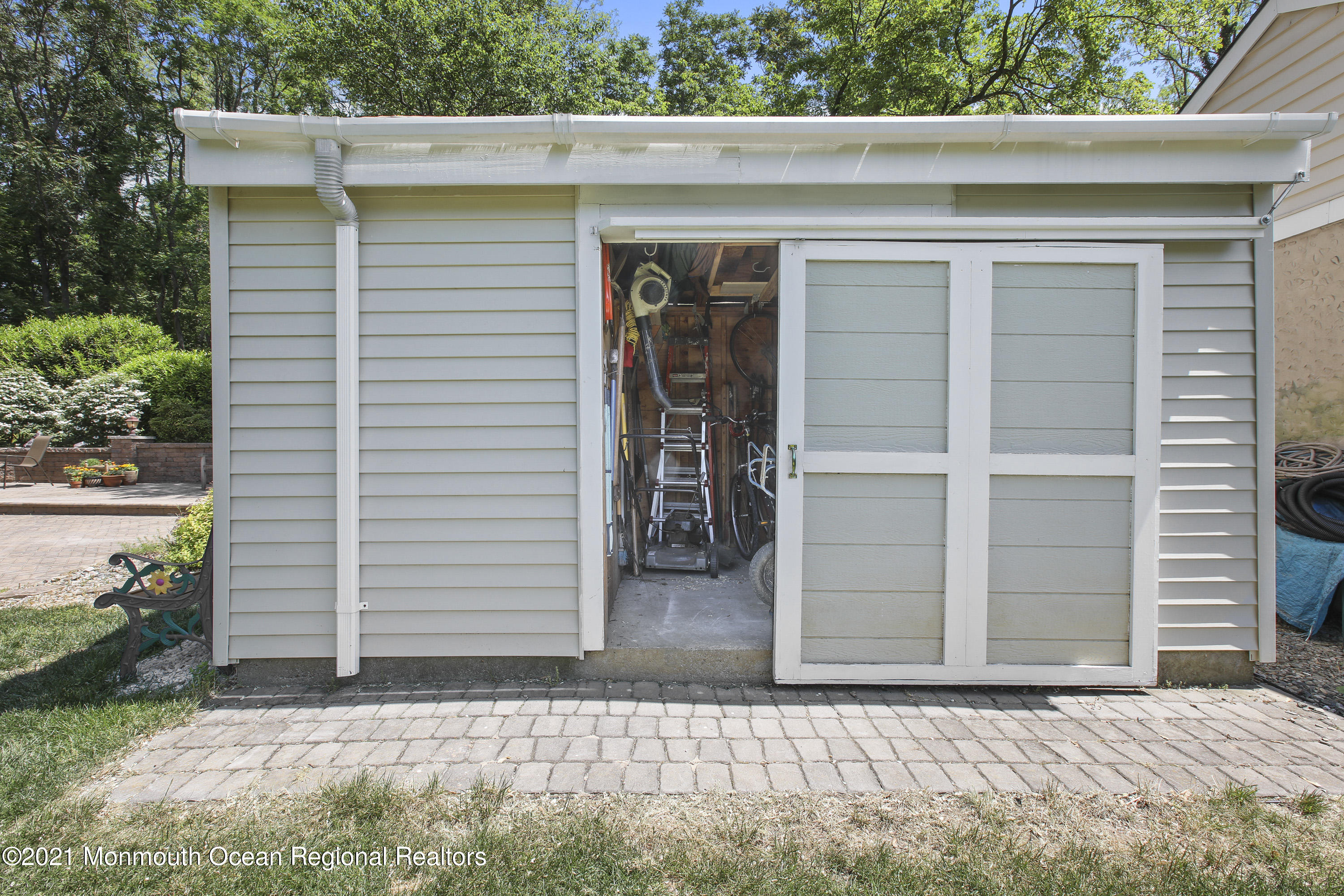 799 Nutswamp Road Middletown, NJ 07701 - Photo 49 of 66 5W5A1743