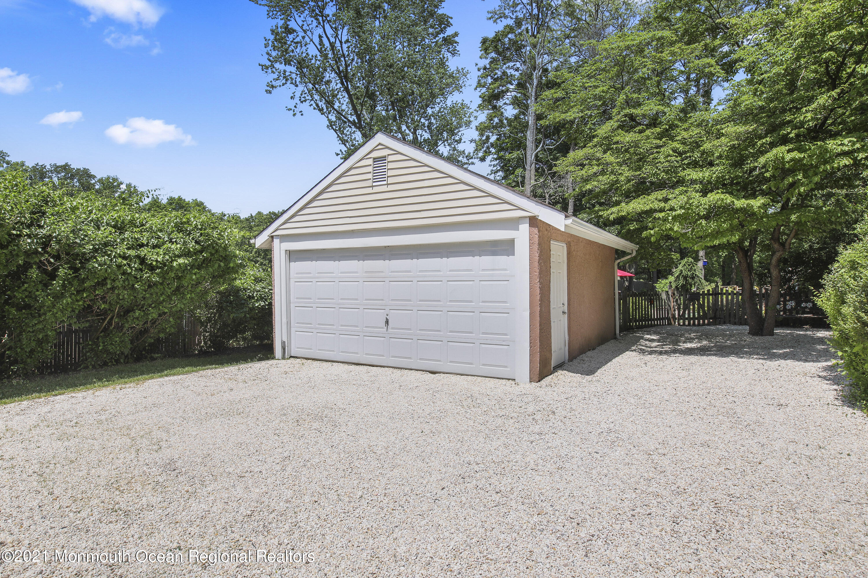 799 Nutswamp Road Middletown, NJ 07701 - Photo 53 of 66 5W5A1693