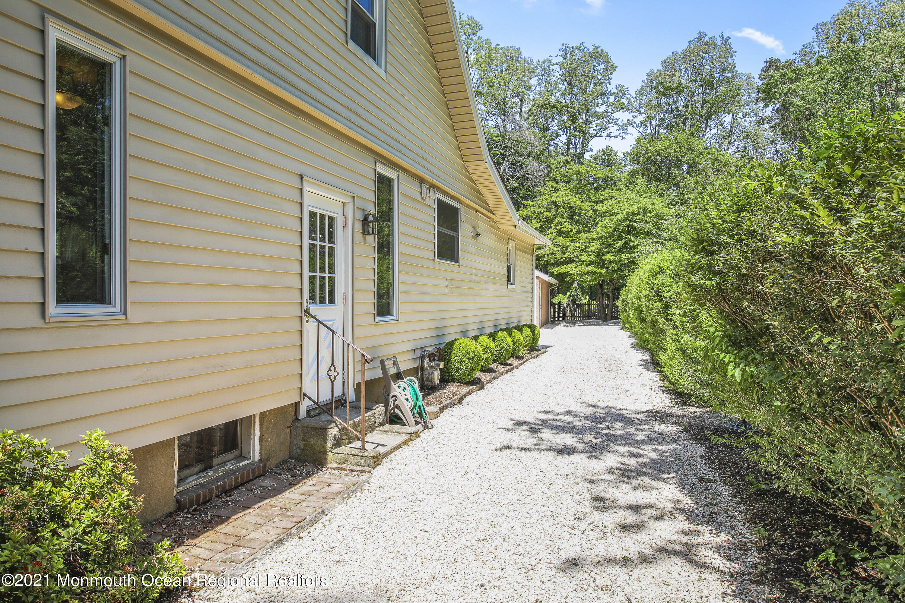 799 Nutswamp Road Middletown, NJ 07701 - Photo 54 of 66 5W5A1687
