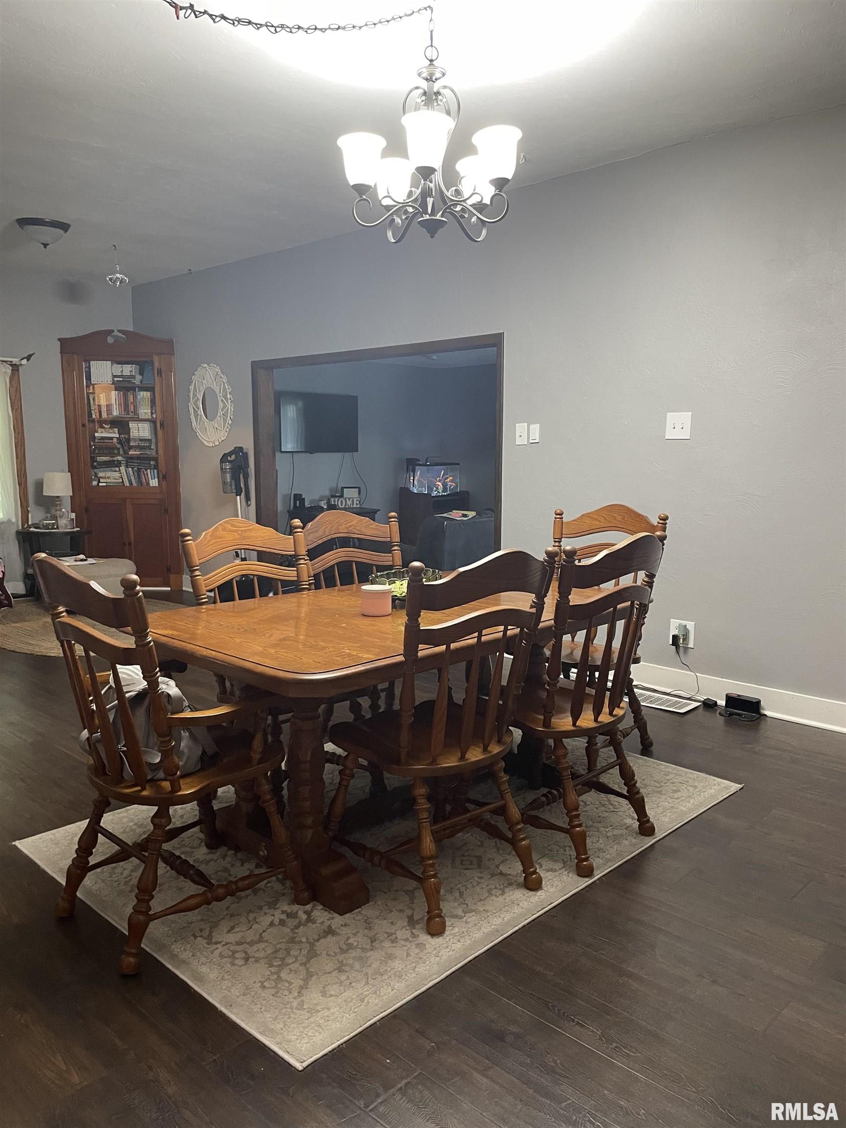 2389 Swain Road Jacksonville, IL 62650 - Photo 20 of 45