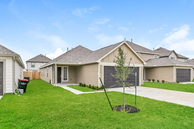 $1,910 | 2441 Flathead Drive, Conroe, TX 77384