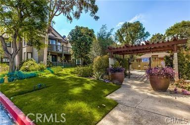 16 Rainbow Ridge, Unit 40 Irvine, CA 92603 - Photo 33 of 49 The entire community is one single looping street