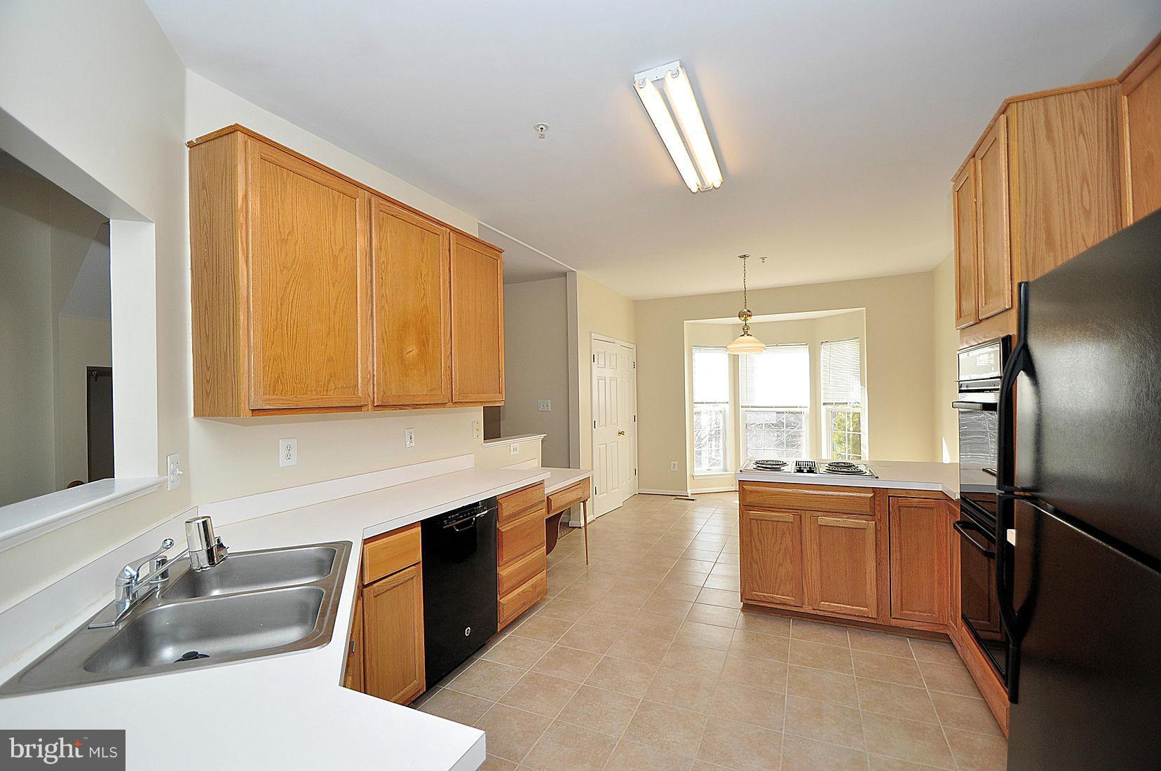 2717 Summers Ridge Drive Odenton, MD 21113 - Photo 11 of 29 Kitchen