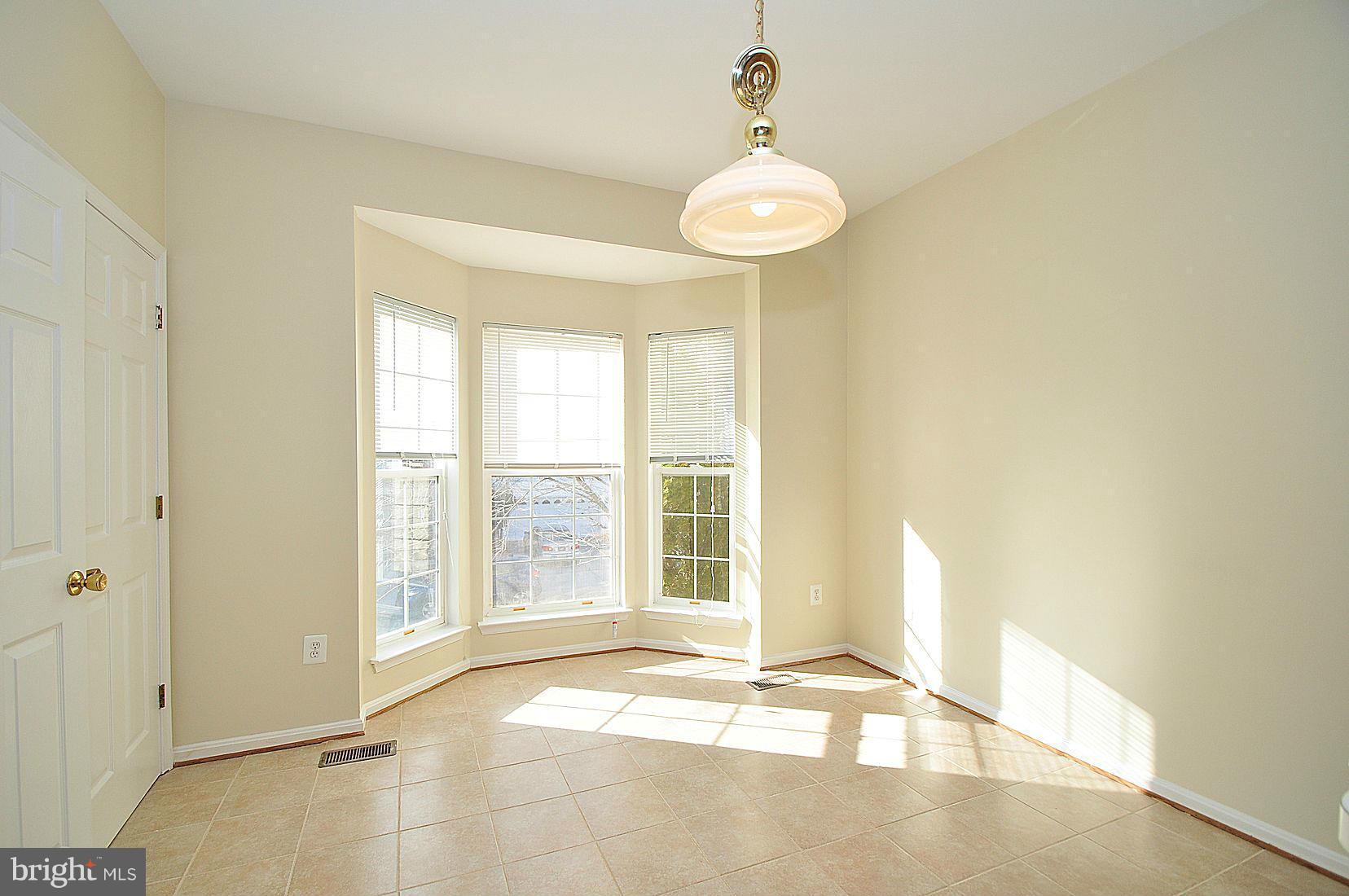 2717 Summers Ridge Drive Odenton, MD 21113 - Photo 15 of 29 Kitchen