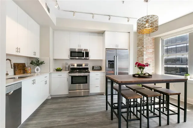 $690,000 | 1111 Tulane Avenue, Unit 523, New Orleans, LA 70112