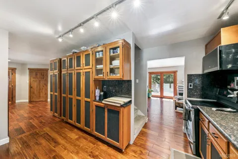 $1,099,000 | 1575 Crystal Air Drive, South Lake Tahoe, CA 96150