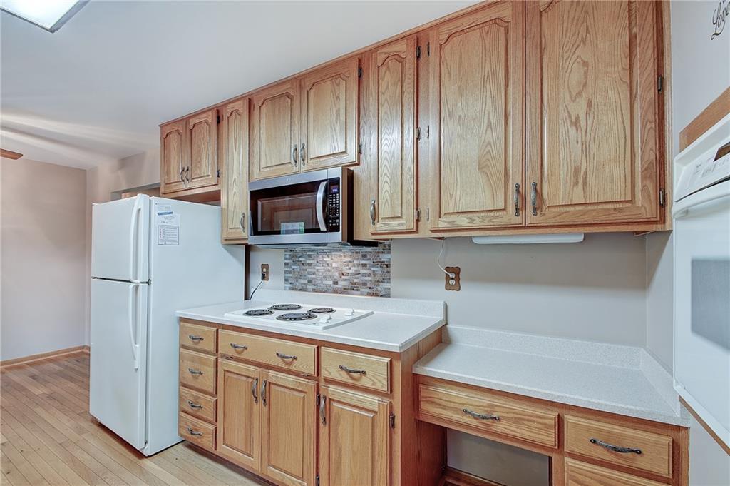 1628 Fry Road Greenwood, IN 46142 - Photo 9 of 29 Gallery Image 9