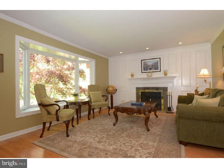 652 Knox Road Wayne, PA 19087 - Photo 3 of 20 Living Room