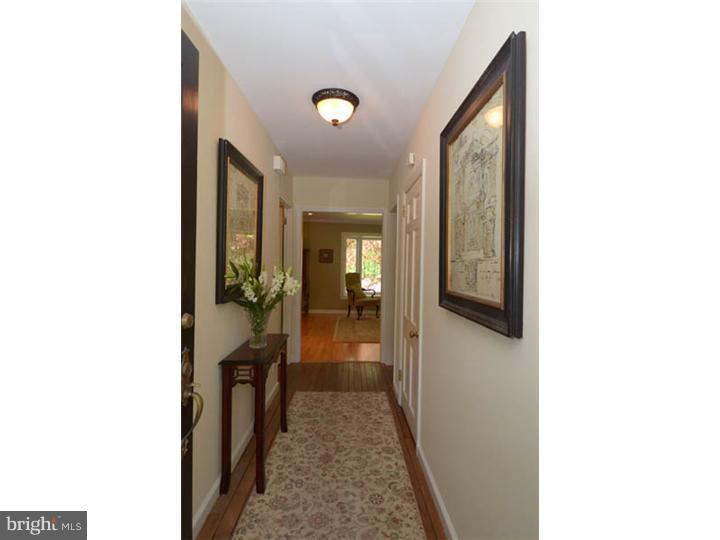 652 Knox Road Wayne, PA 19087 - Photo 8 of 20 Foyer