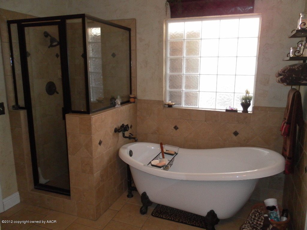 8106 Sheldon Road Amarillo, TX 79119 - Photo 9 of 9 tub-shower