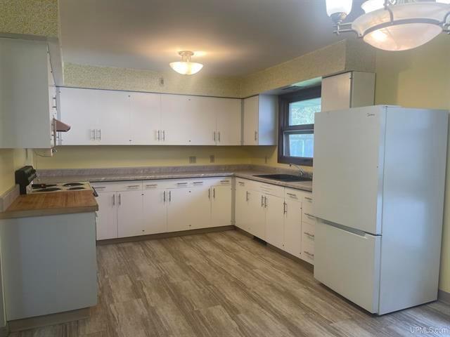 405 Maple Street Hurley, WI 54534 - Photo 6 of 17 Gallery Image 6