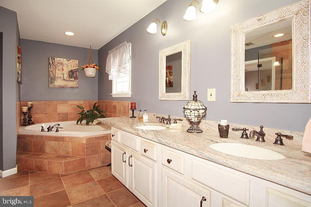 249 Wave Road Manahawkin, NJ 08050 - Photo 12 of 21
