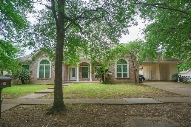 $249,000 | 216 Oak Drive, Braithwaite, LA 70040