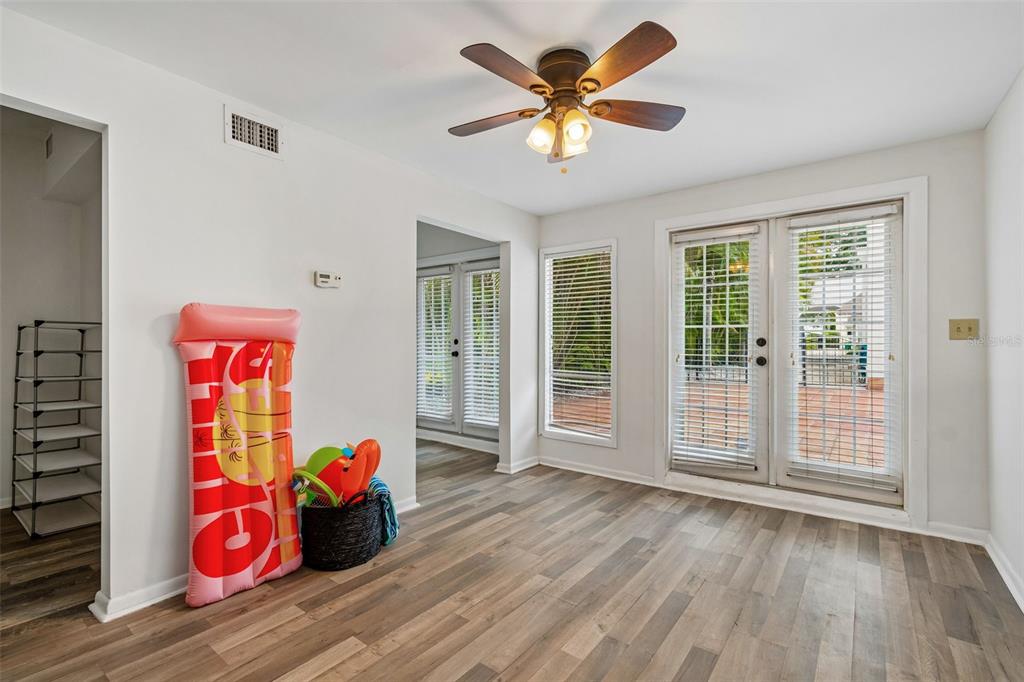 2434 West Prospect Road Tampa, FL 33629 - Photo 41 of 45 a view of an empty room with a window