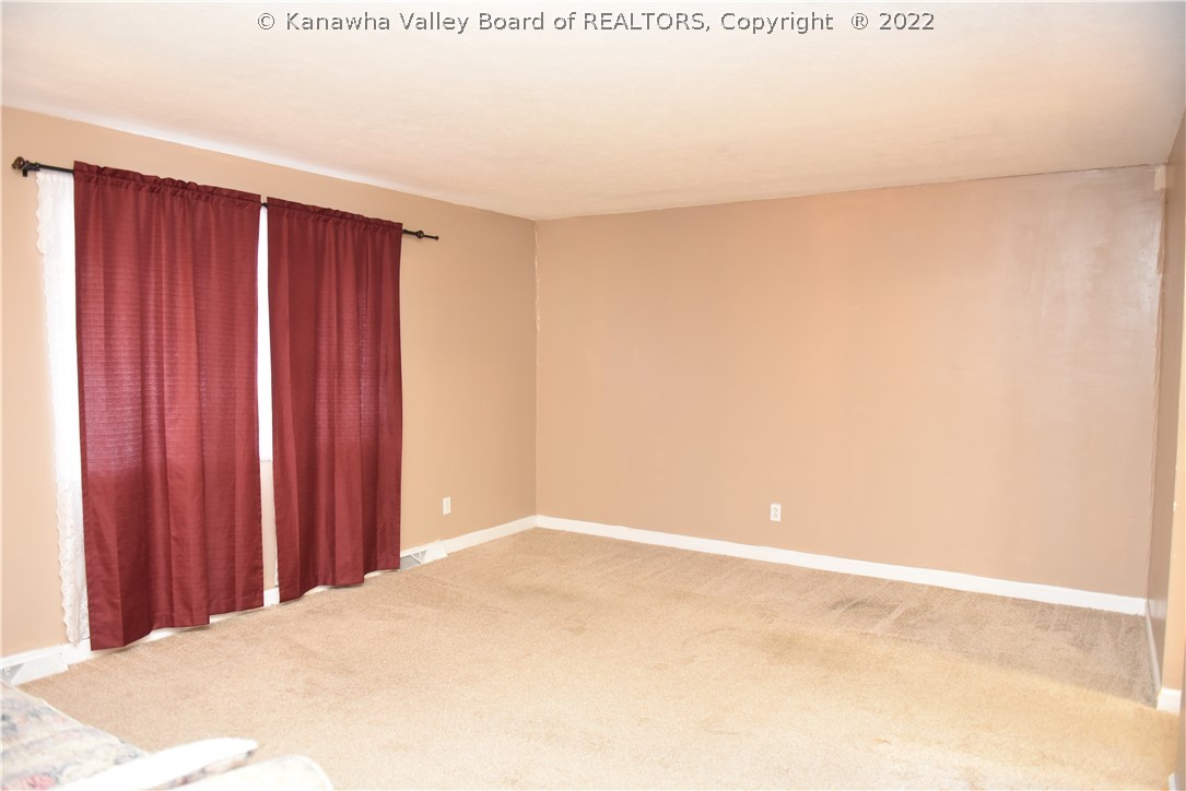 22 Barrington Road Nitro, WV 25143 - Photo 3 of 23 Gallery Image 3