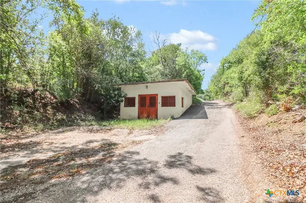 $279,500 | 1300 Keller Lane, Seguin, TX 78155