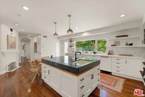 $3,995,000 | 2700 Glendower Avenue, Los Angeles, CA 90027