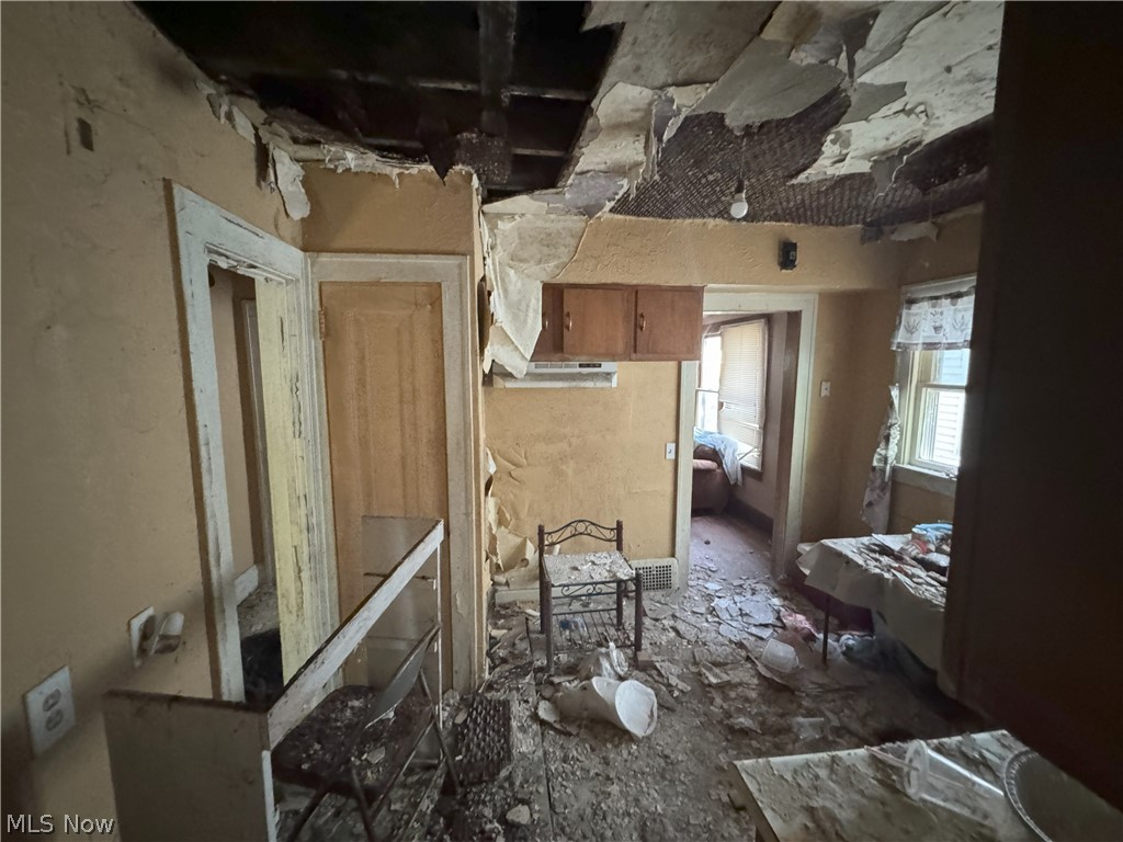 971 Helmsdale Road Cleveland Heights, OH 44112 - Photo 6 of 19 View of miscellaneous room