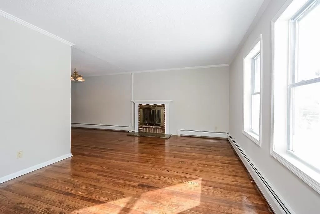 13 Grattan Street Springfield, MA 01119 - Photo 2 of 22 Gallery Image 2