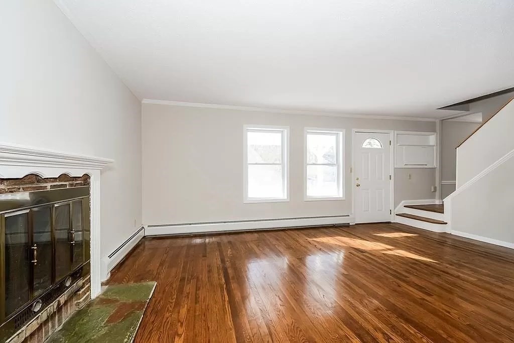 13 Grattan Street Springfield, MA 01119 - Photo 5 of 22 Gallery Image 5
