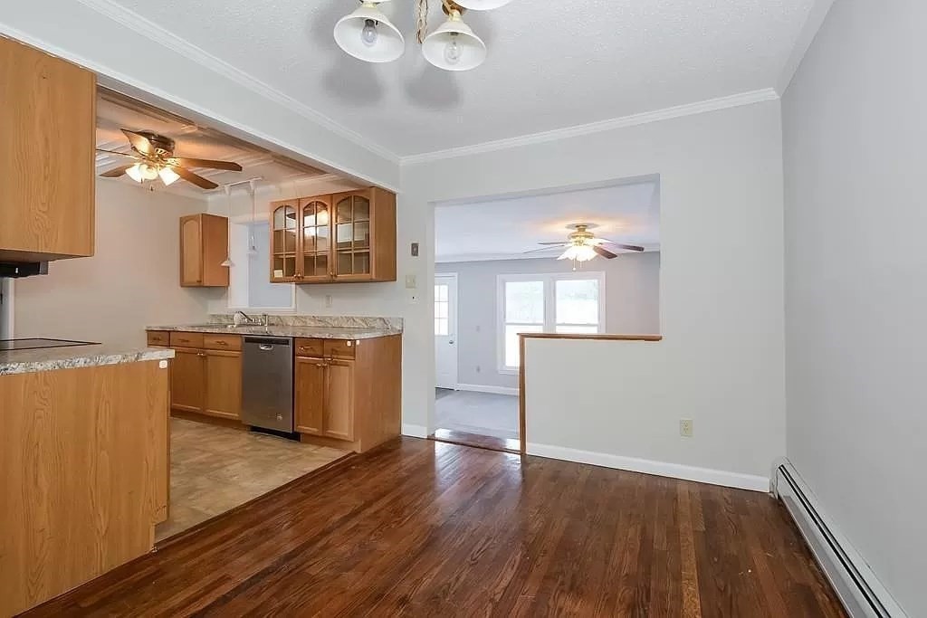 13 Grattan Street Springfield, MA 01119 - Photo 6 of 22 Gallery Image 6