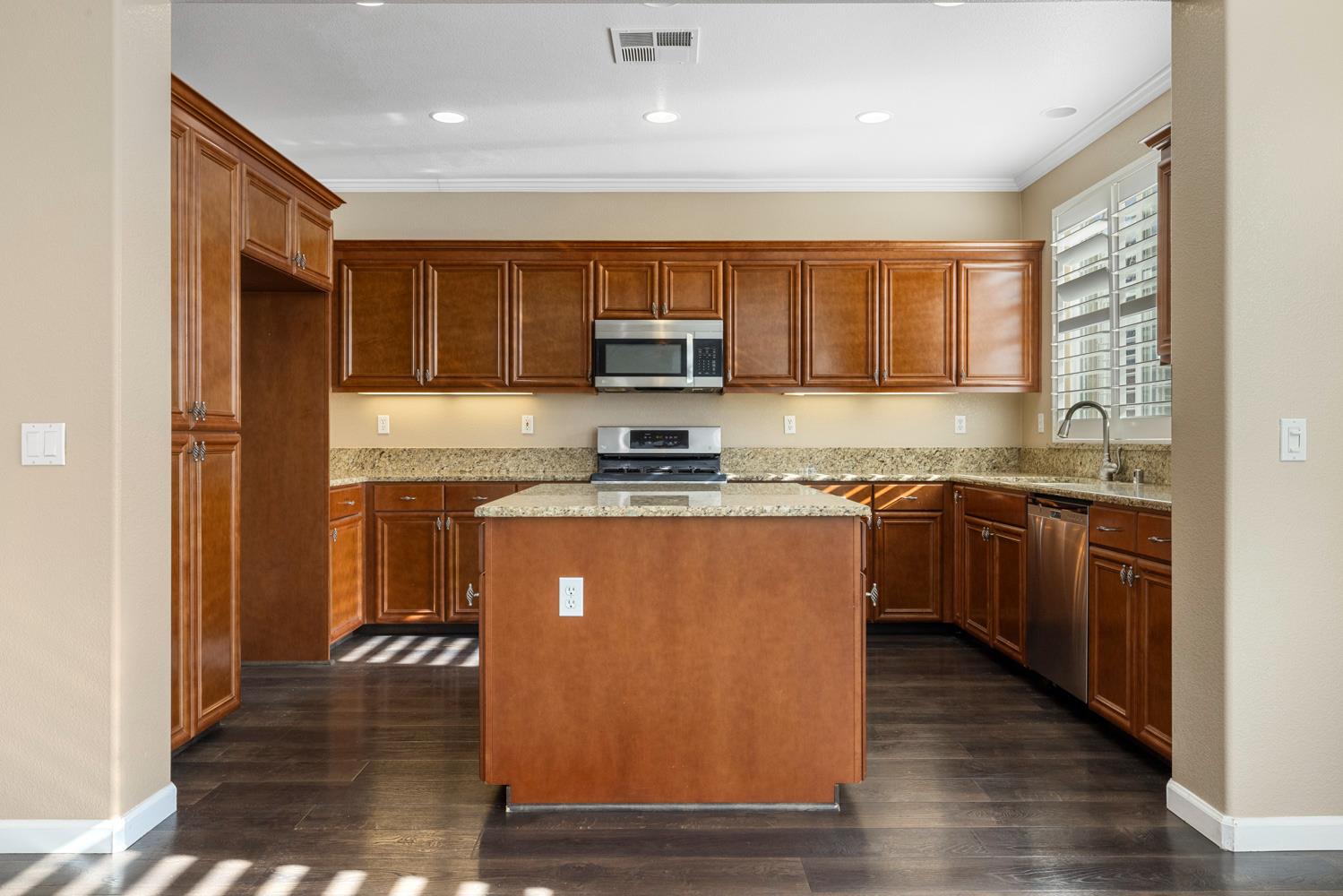 5916 Pebblestone Way Stockton, CA 95219 - Photo 14 of 51