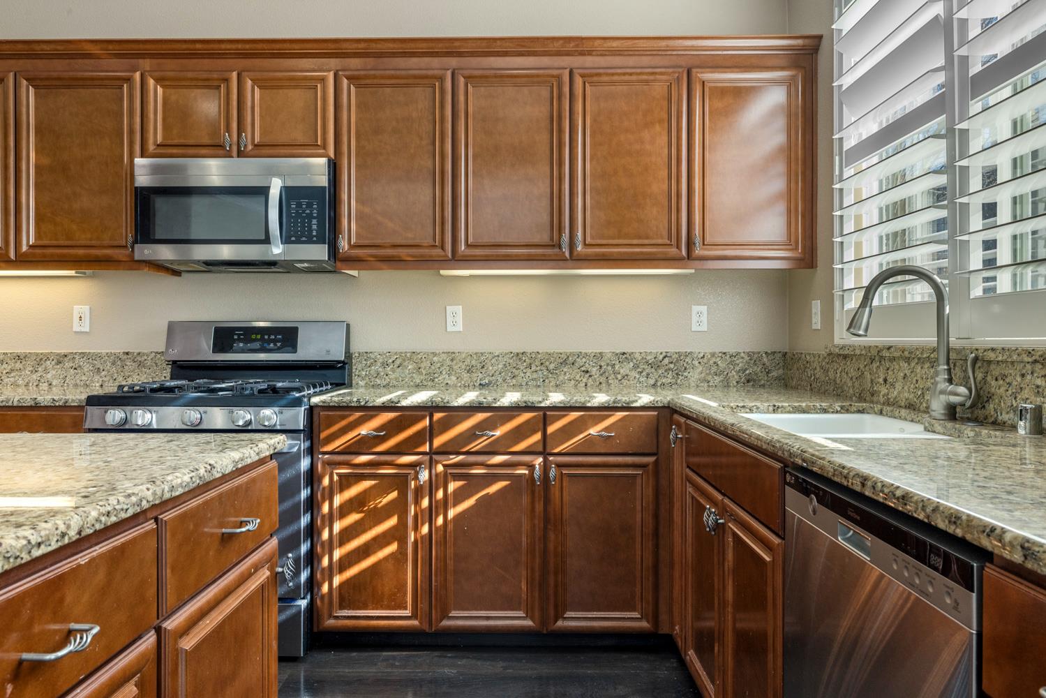 5916 Pebblestone Way Stockton, CA 95219 - Photo 15 of 51