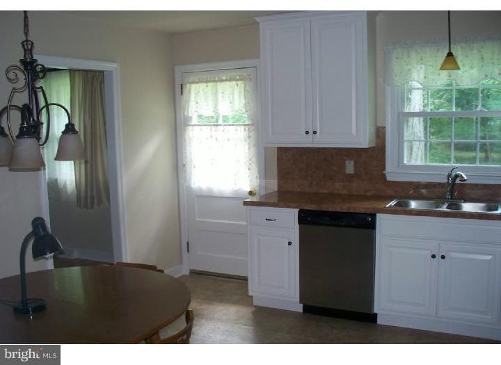 132 County Line Road Lansdale, PA 19446 - Photo 7 of 24 Kitchen