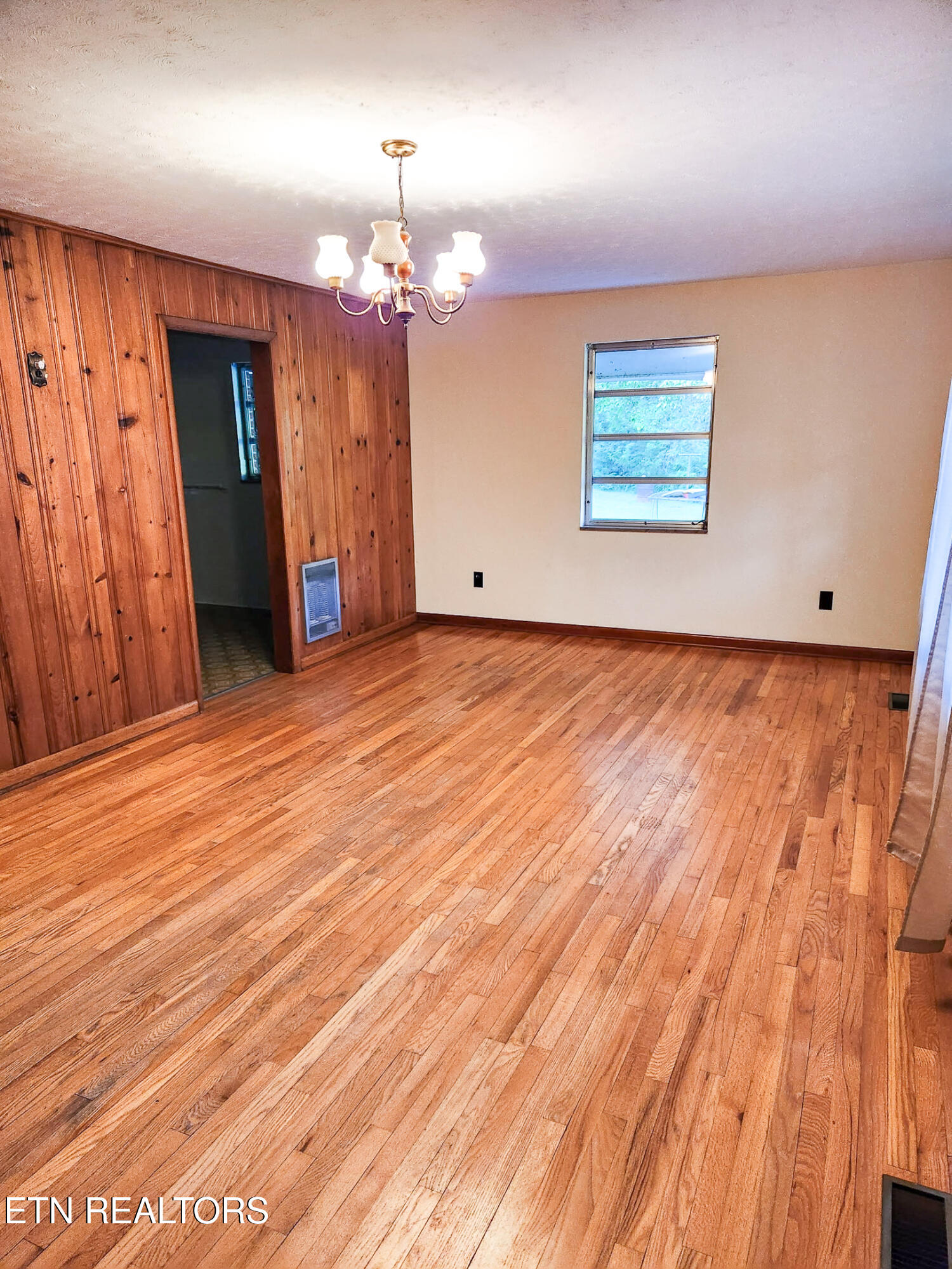 1216 Galyon Road Maryville, TN 37803 - Photo 4 of 23 1287509186059537810