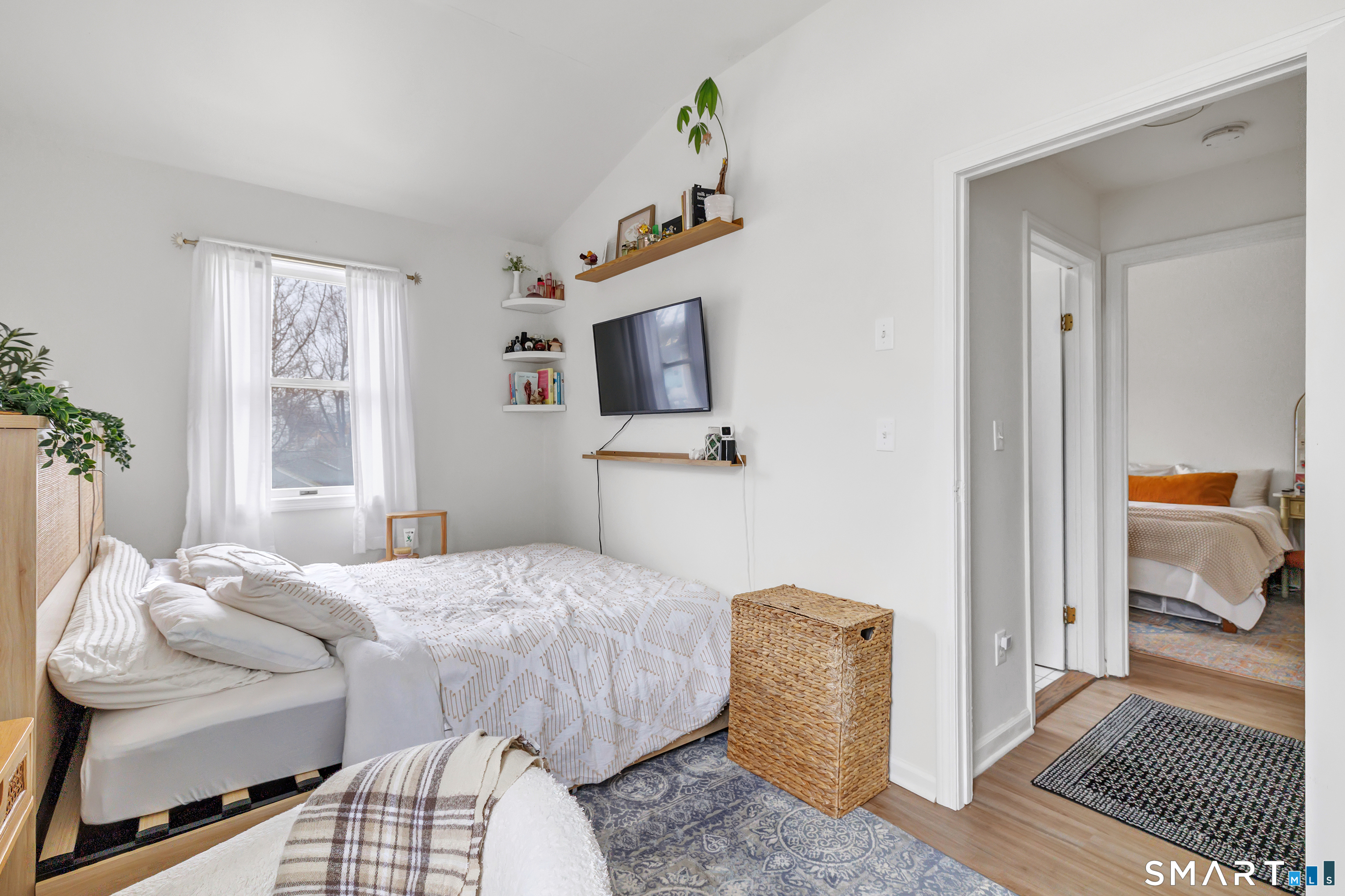 221 Meadows End Road Milford, CT 06460 - Photo 15 of 38