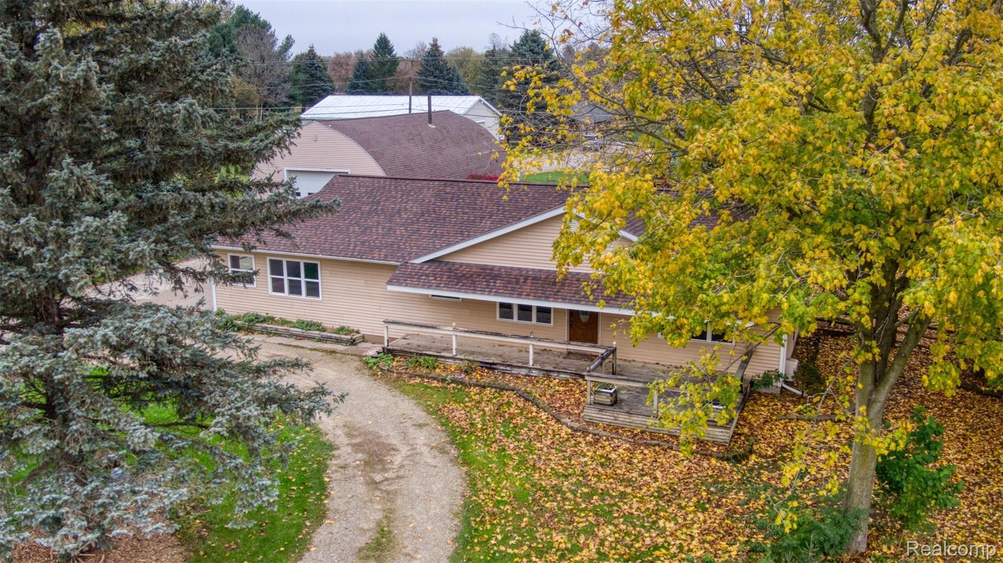 3922 Cemetery Road Fowlerville, MI 48836 - Photo 39 of 41 DJI_0375_7.jpg