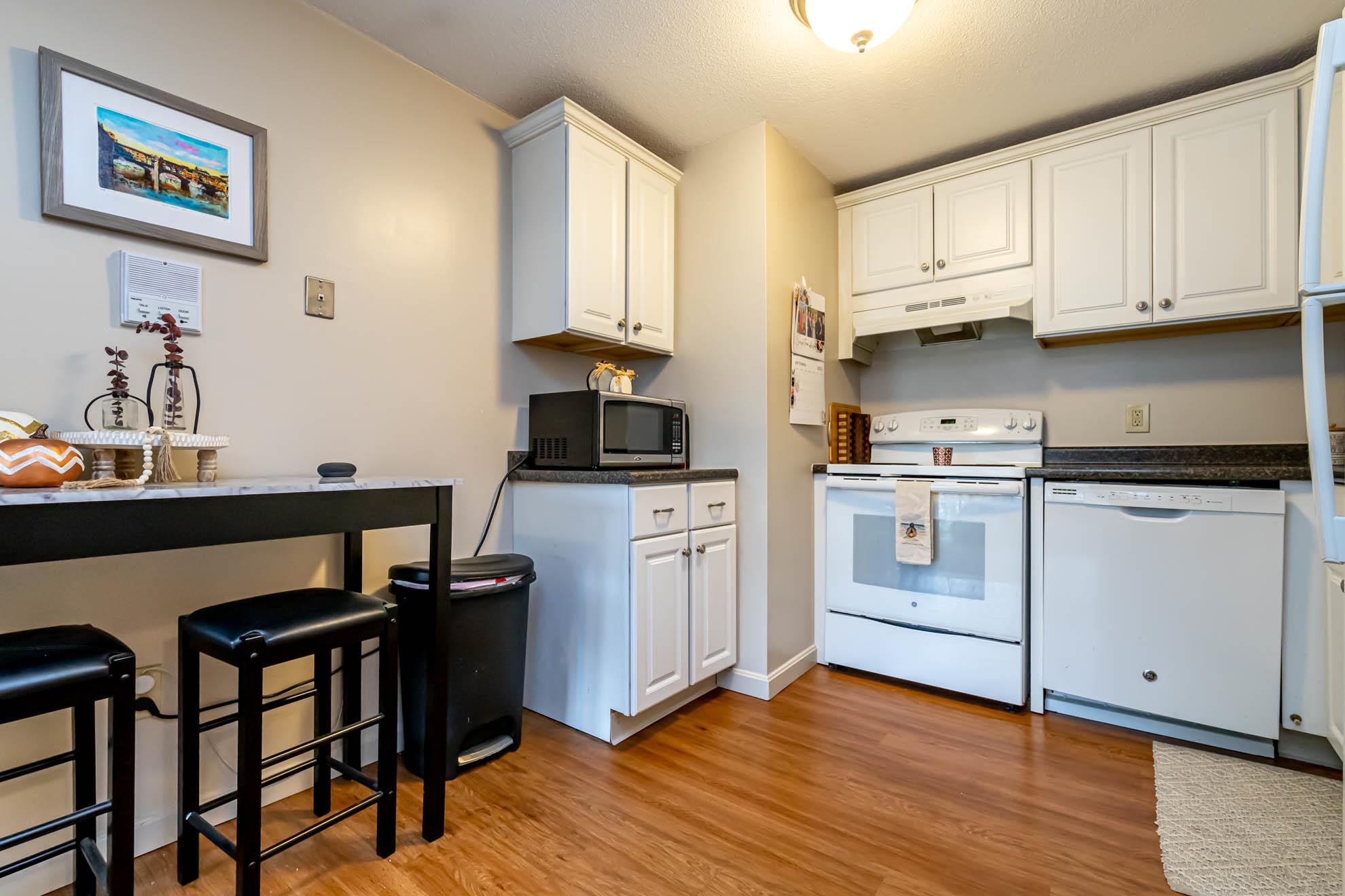 30 English Village Road, Unit 301 Manchester, NH 03102 - Photo 8 of 12 Gallery Image 8