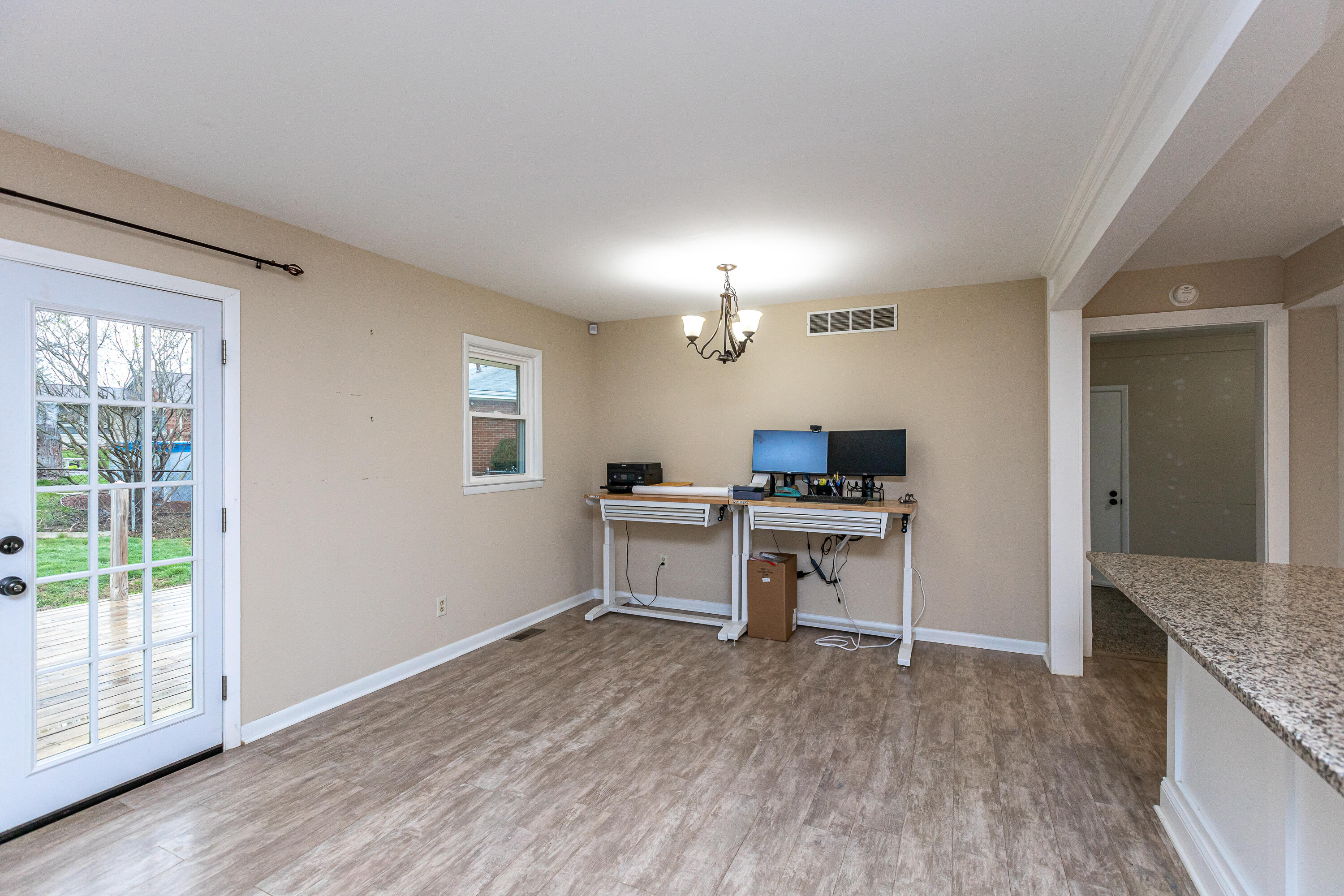1611 Raleigh Road Lexington, KY 40505 - Photo 8 of 29 1-12