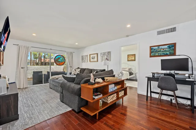 $280,000 | 2170 South Palm Canyon Drive, Unit 19, Palm Springs, CA 92264
