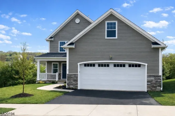 $739,998 | 2 Bluffs Court, Hamburg, NJ 07419