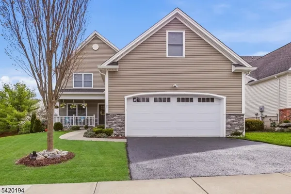 $739,998 | 2 Bluffs Court, Hamburg, NJ 07419