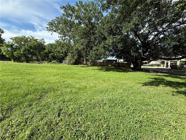 $59,900 | 1904 Tino Lane, Violet, LA 70092