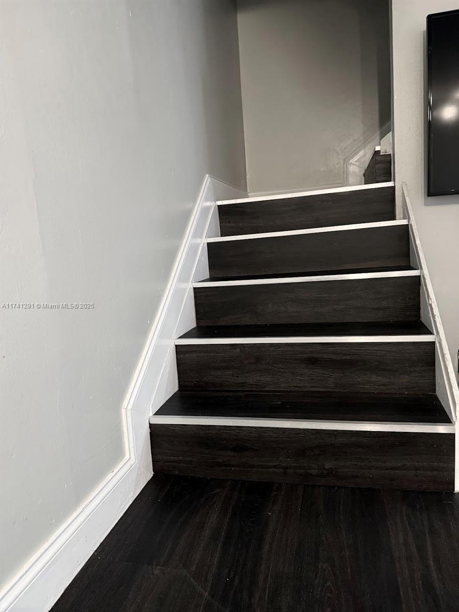 9050 Northwest 28th Street, Unit 110 Coral Springs, FL 33065 - Photo 8 of 13 a view of entryway