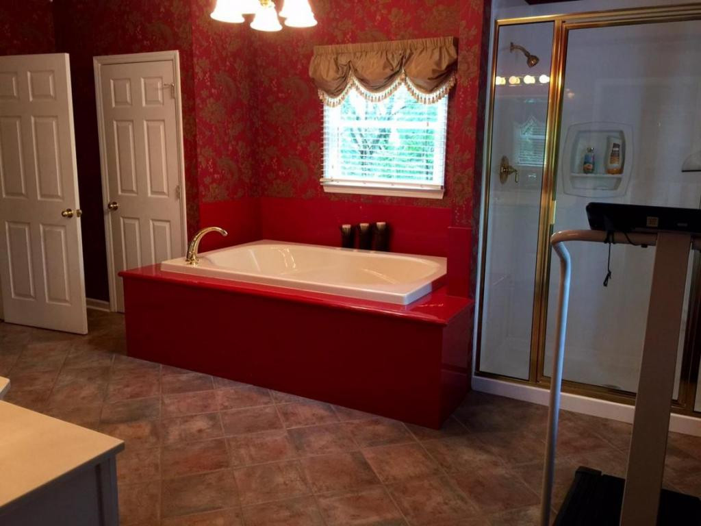 5336 Skeens Ridge Road Big Stone Gap, VA 24219 - Photo 15 of 24 Huge Master Bath