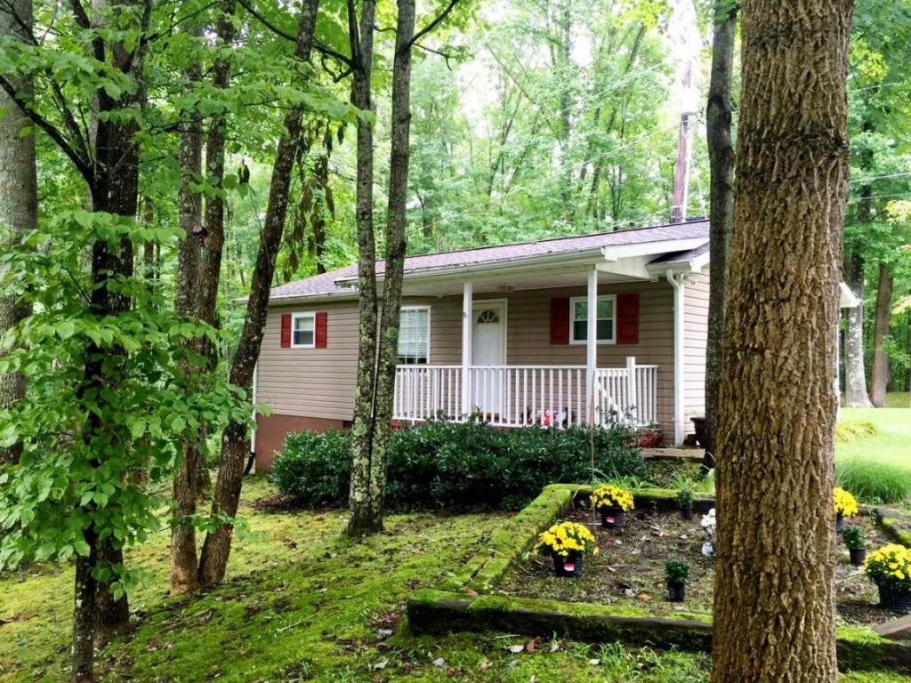 5336 Skeens Ridge Road Big Stone Gap, VA 24219 - Photo 21 of 24 Even Has Private Guest Home