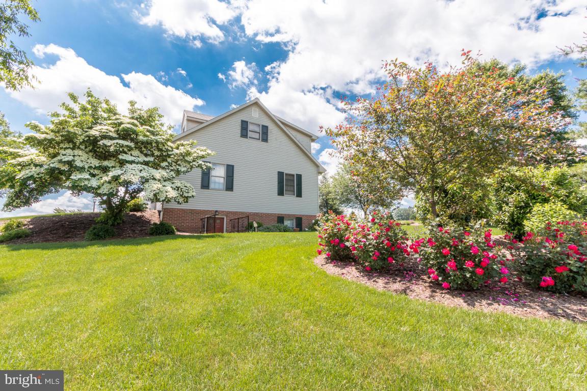 2 Strawberry Lane Lititz, PA 17543 - Photo 7 of 49